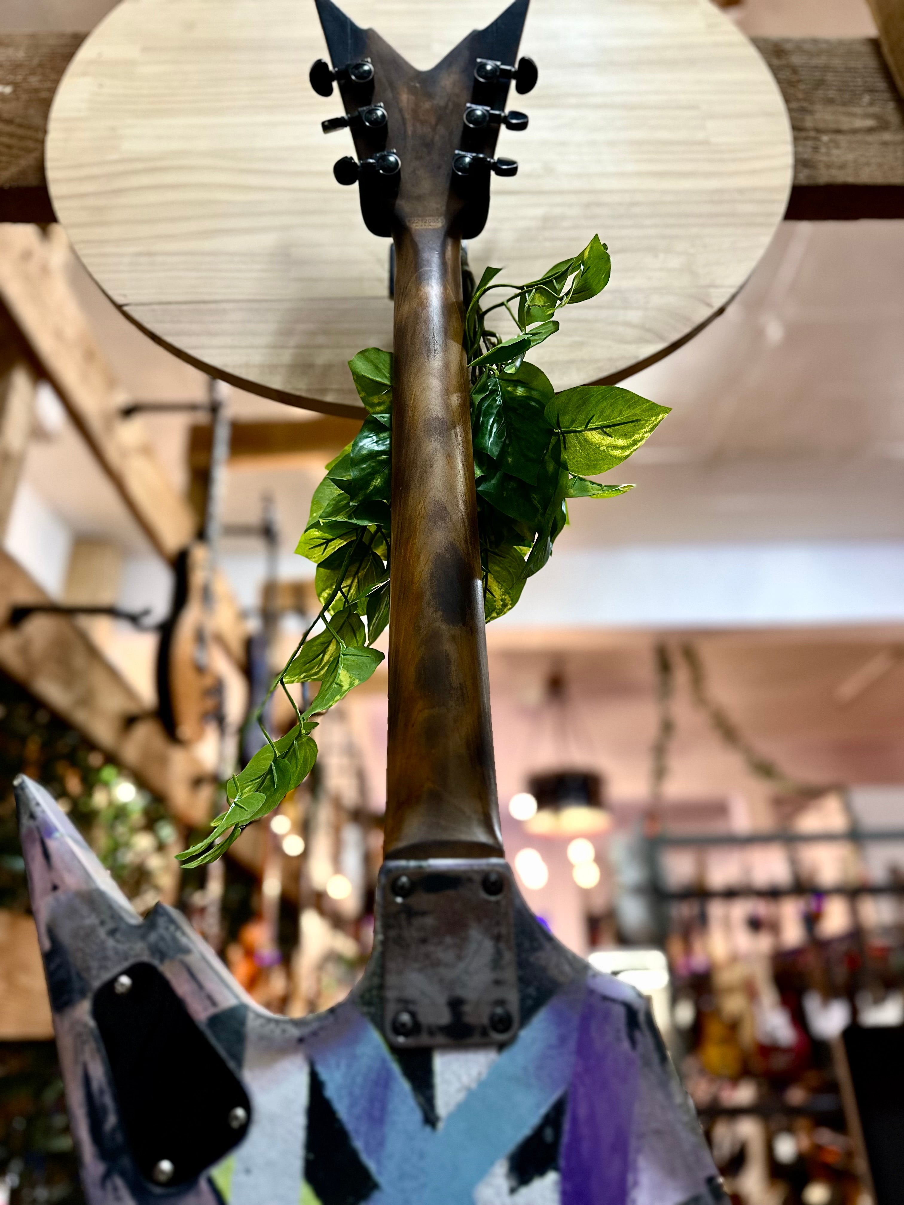 Dean | Leadbetter Rabid Dog Relic | Razorback X Custom | EVH on ACID relic’d finish Dean | Leadbetter Rabid Dog Relic | Razorback X Custom | EVH on ACID relic’d finish